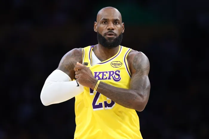 World Cup注册-詹姆斯连续144场季后赛得分上双,NBA历史第五长纪录